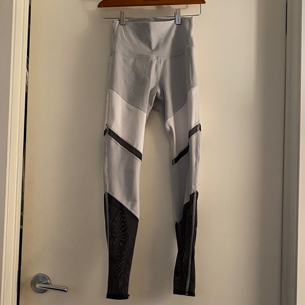 ALO Yoga Light Gray Activewear